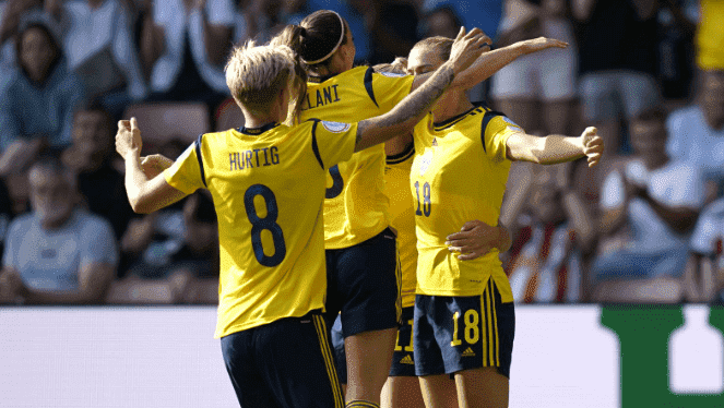 瑞典女足 2-1 瑞士女足：汉娜·本尼森 (Hanna Bennison) 获胜者让瑞典队在 C 组获胜(图3)